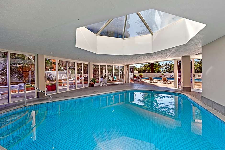 Pacific Regis Beachfront Holiday Apartments