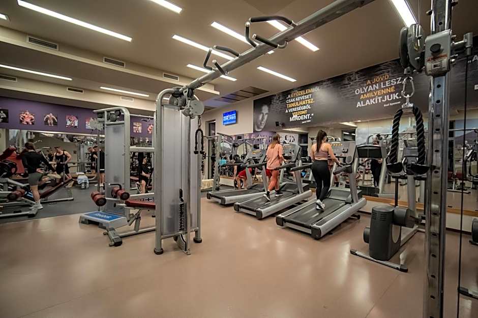 Eleven Business & Sport Hotel