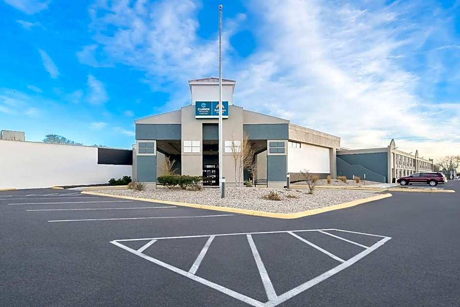 Clarion Inn and Suites Convention Center Kearney