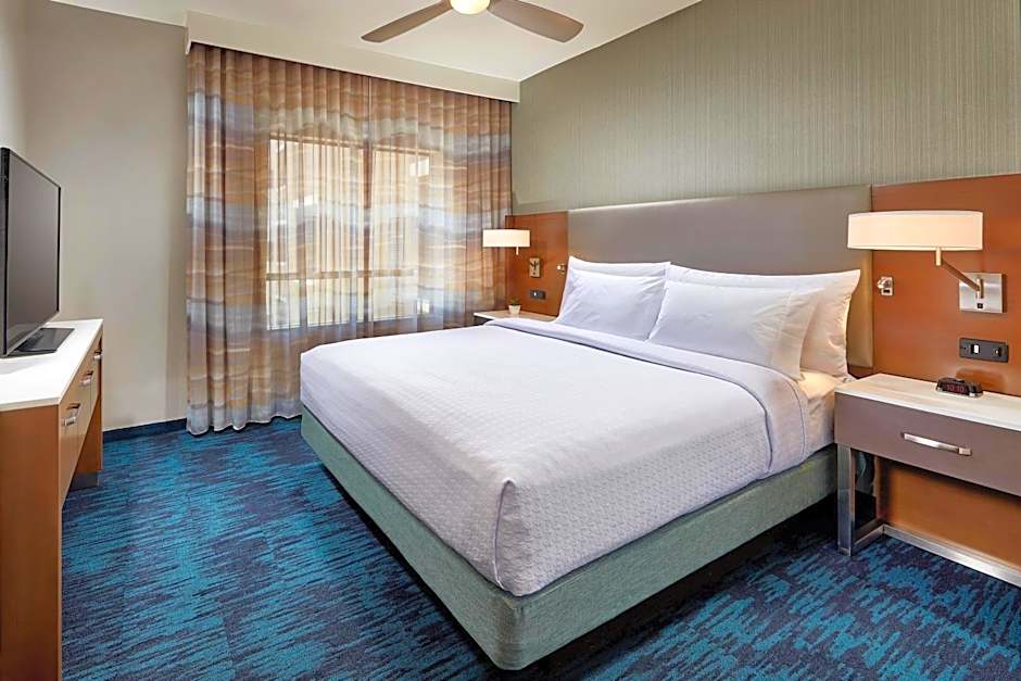Photo 1 of 4 of 1 Bedroom 1 King Bed Suite
