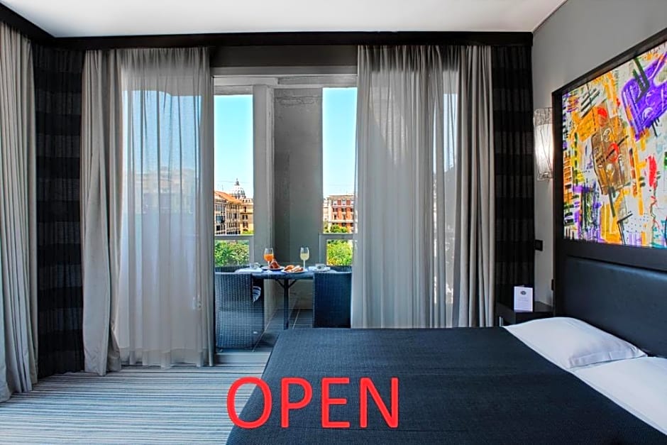 Twenty One Hotel