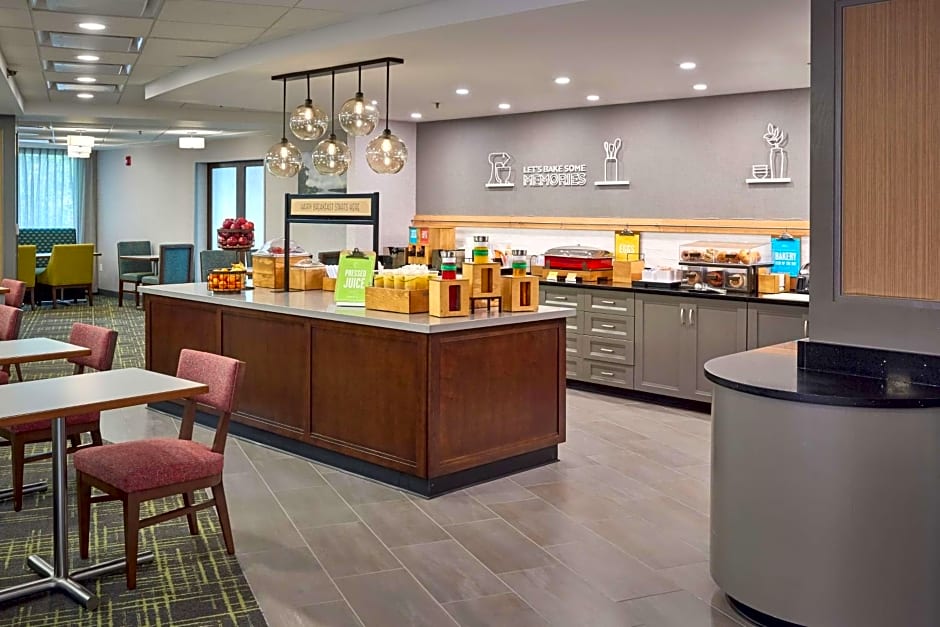 Hampton Inn By Hilton Harrisburg-West