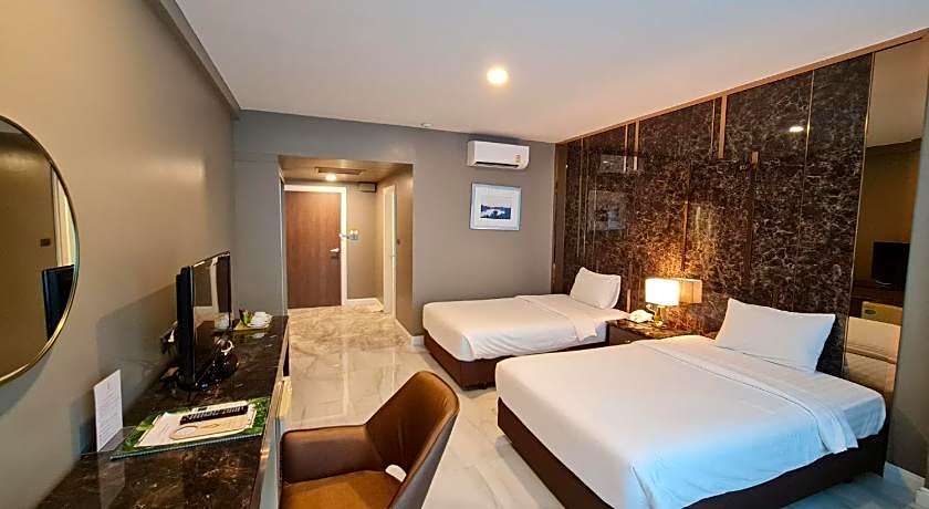 Chaisaeng Palace Hotel