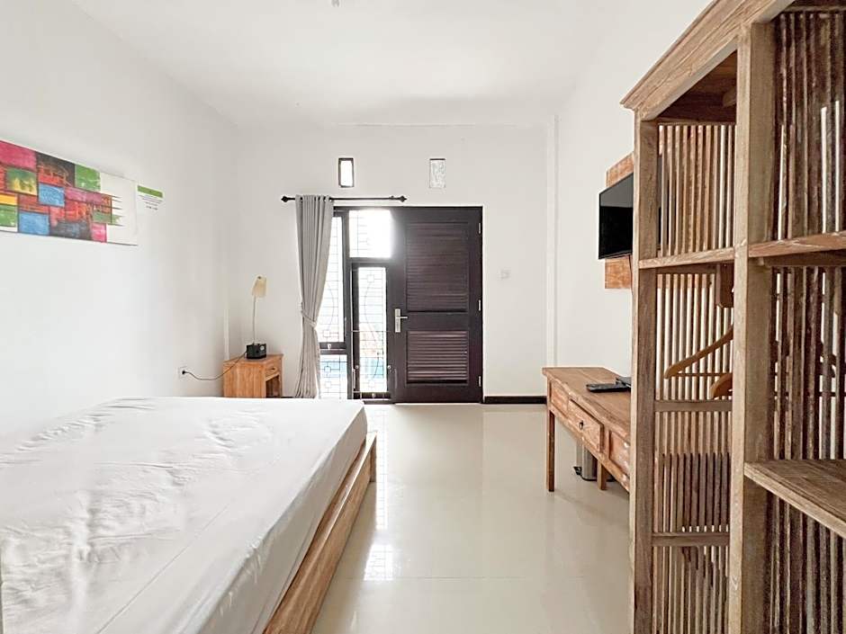Kanha Homestay near Pantai Pandawa RedPartner
