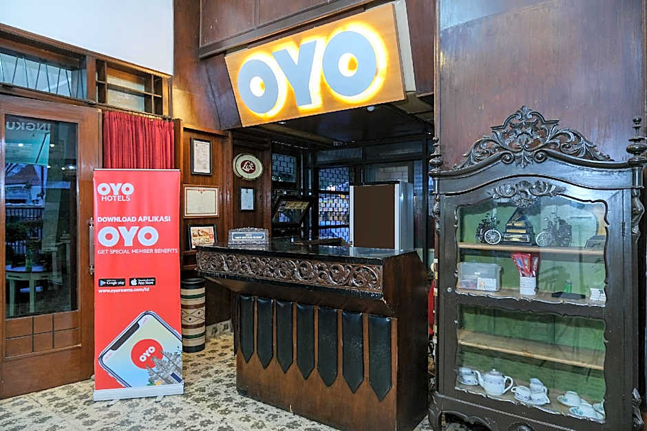 OYO 461 Hotel Madukoro Near RSI Hidayatullah