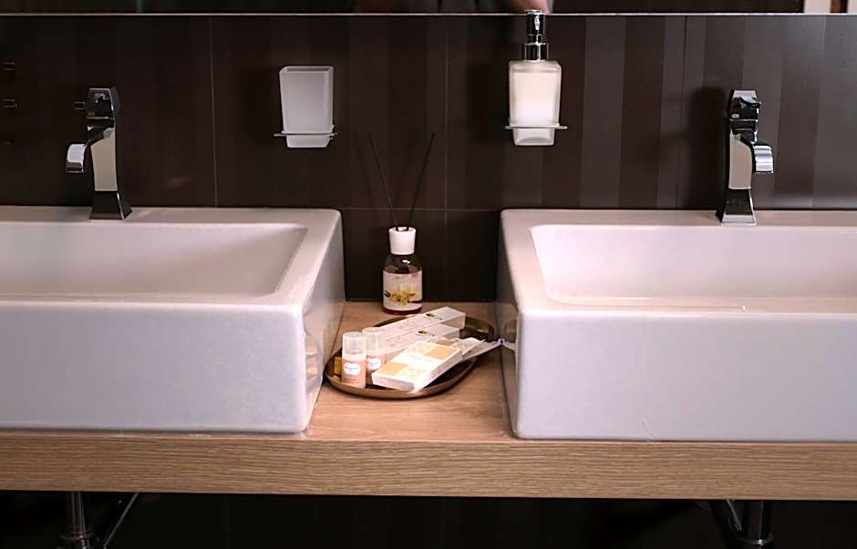 Palace Eight - Suites & Spa