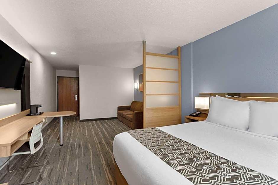 Microtel Inn & Suites By Wyndham Zephyrhills