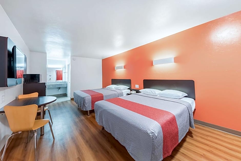 Motel 6-Oklahoma City, OK - Bricktown
