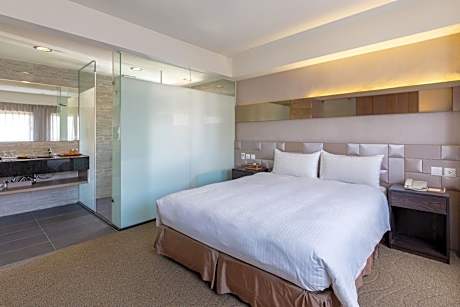 Double or Twin Room (Check-in after 20:00)