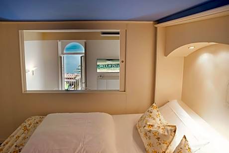 Comfort Suite with Balcony, Lake Front