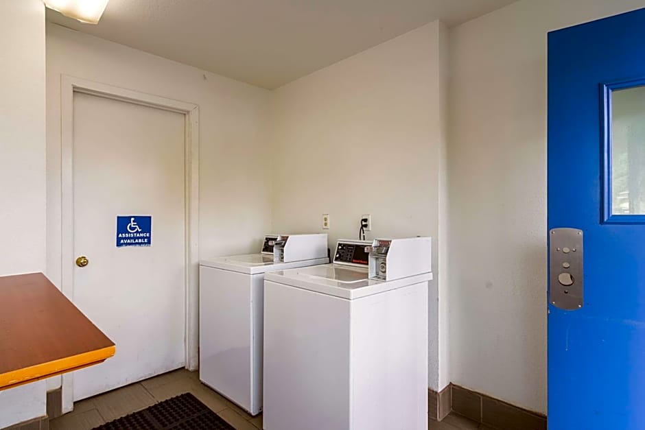 Motel 6-Vancouver, WA