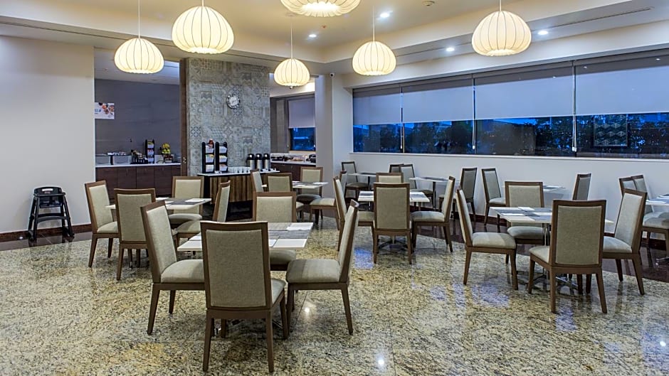 Holiday Inn Express Mexico - Toreo By IHG