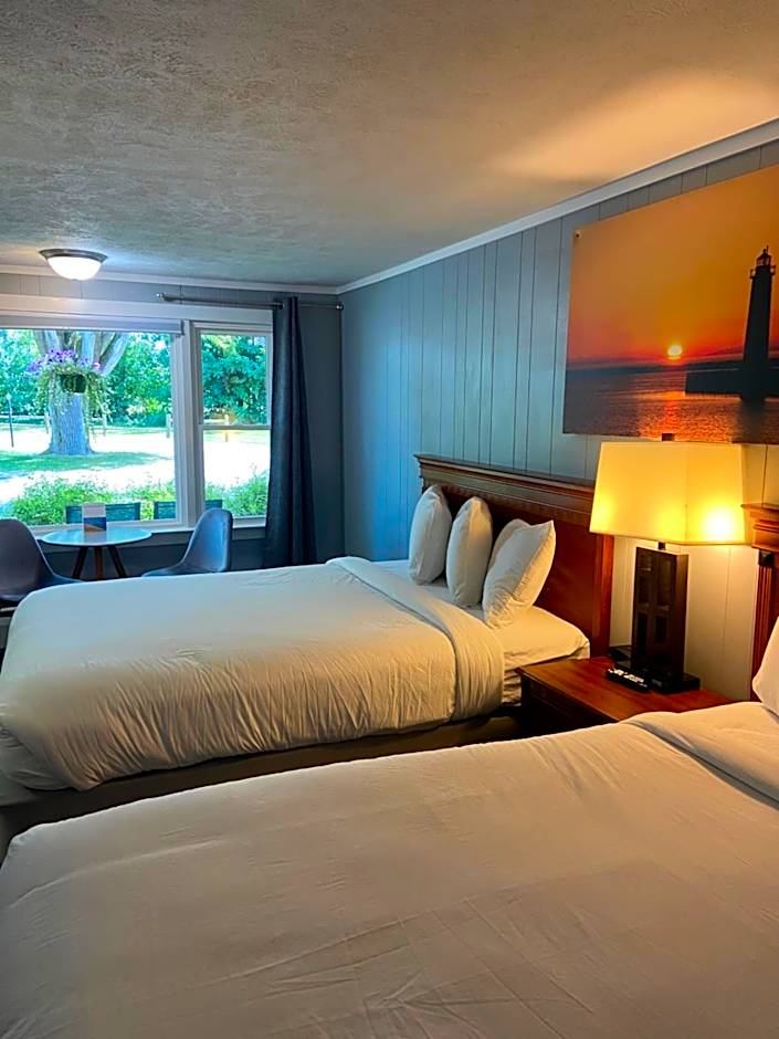 Elk Rapids Lakeshore Inn