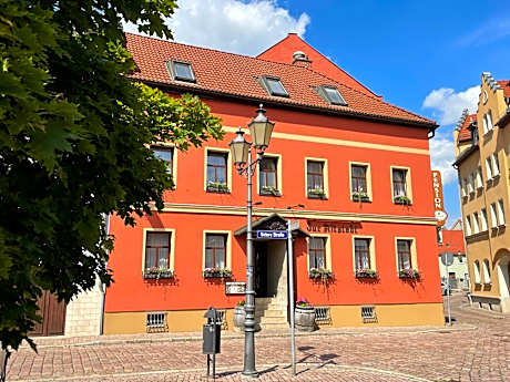 "Zur Altstadt - Am Fuße der Osterburg" Gaststätte, Pension, FEWO