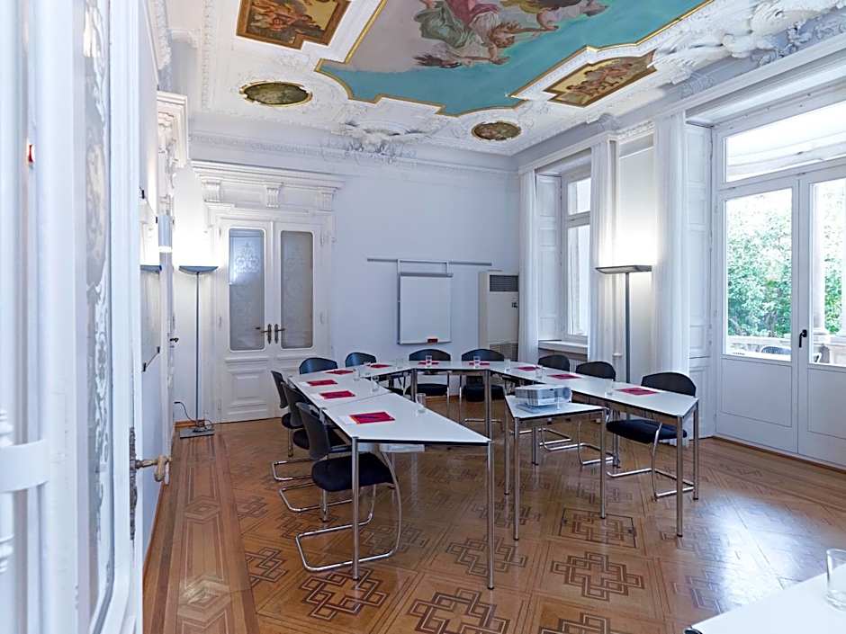 Business Center IN Villa