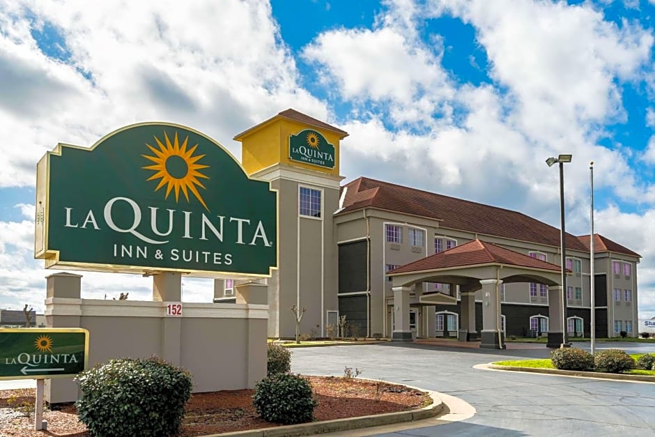 La Quinta Inn & Suites by Wyndham Canton