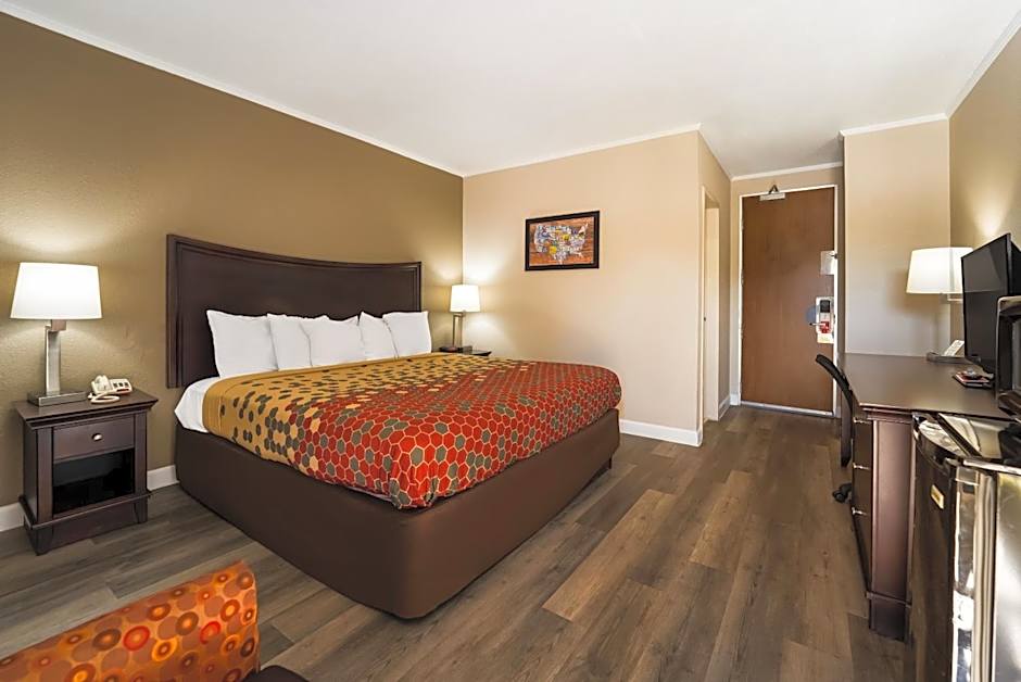 Econo Lodge - Perry National Fair Ground Area