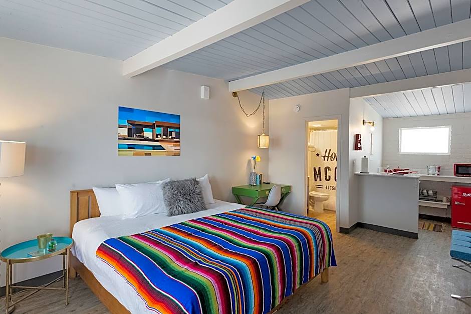 Hotel McCoy - Art, Coffee, Beer, Wine