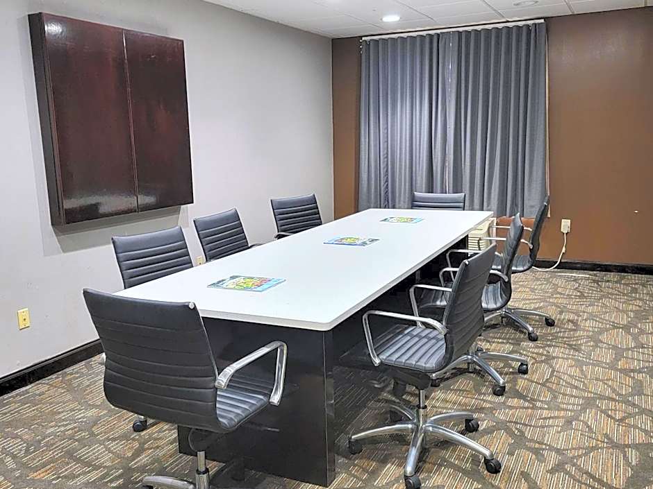 Wingate by Wyndham Greenville Airport