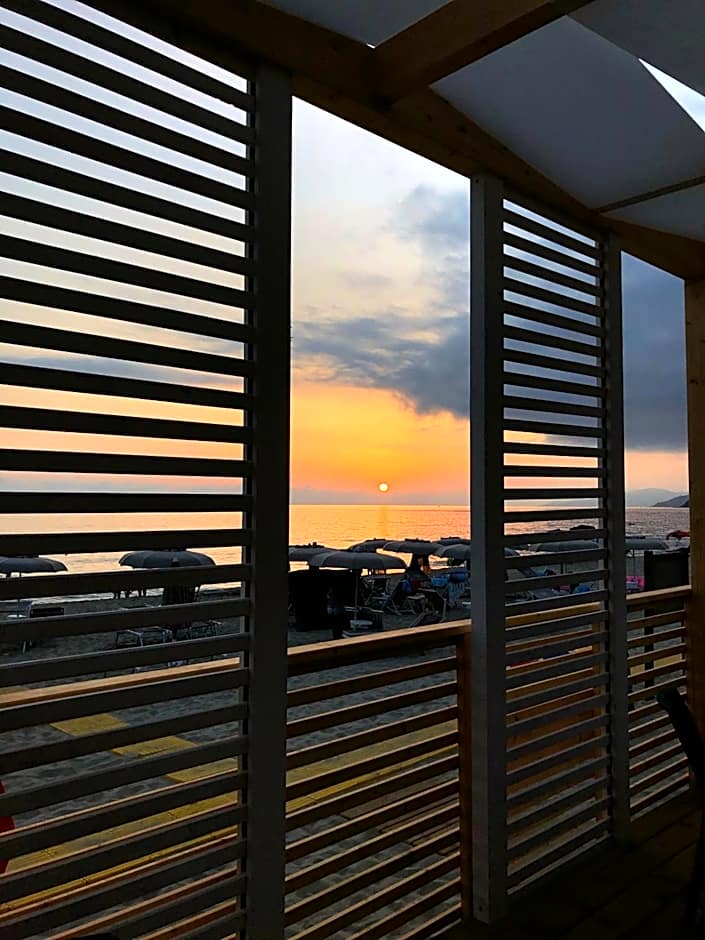 Residence Le Palme - Appartamenti sul mare - Spiaggia tra Palinuro e Caprioli