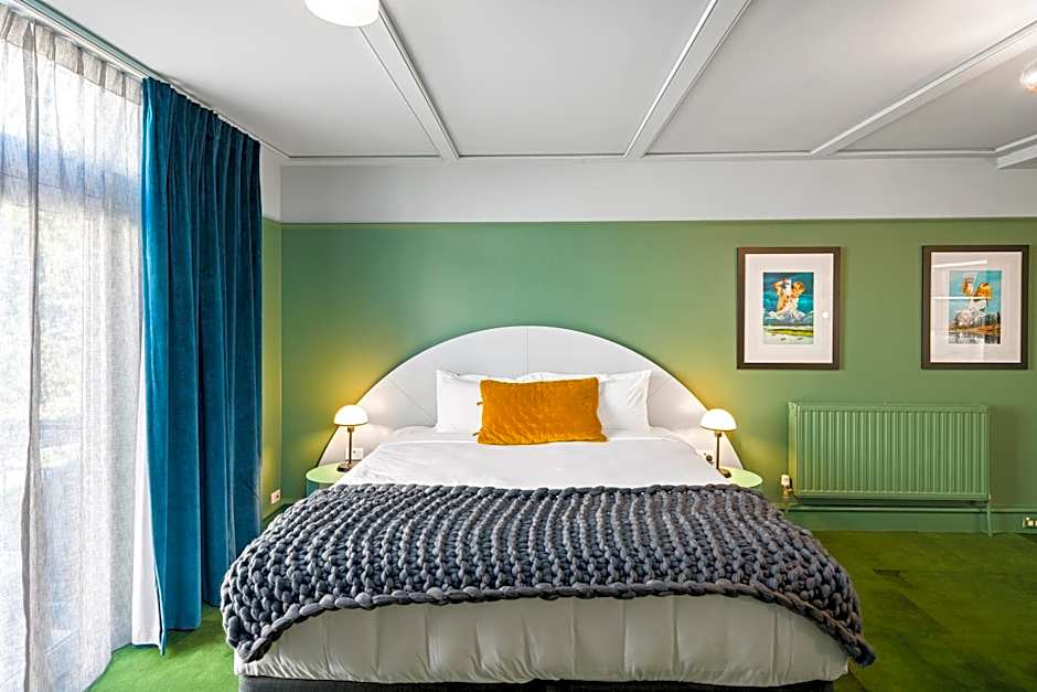 The Central Hotel Queenstown, A Naumi Chapter