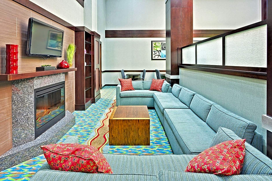 Holiday Inn Express & Suites - New Philadelphia Southwest By IHG
