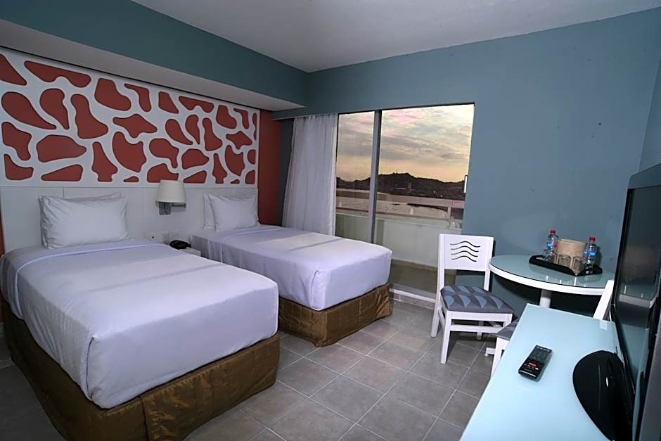 HS HOTSSON Hotel Acapulco