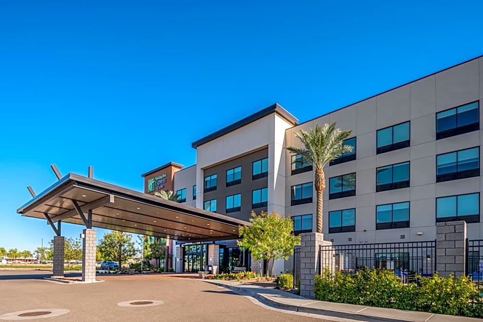 Holiday Inn Express and Suites Gilbert Mesa Gateway Airport By IHG