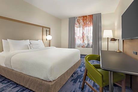King Room with City View - Hearing Accessible