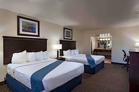 Queen Room with Two Queen Beds - Smoking
