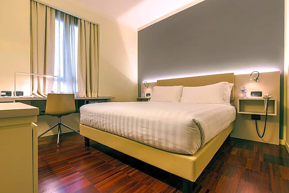 43 Station Hotel