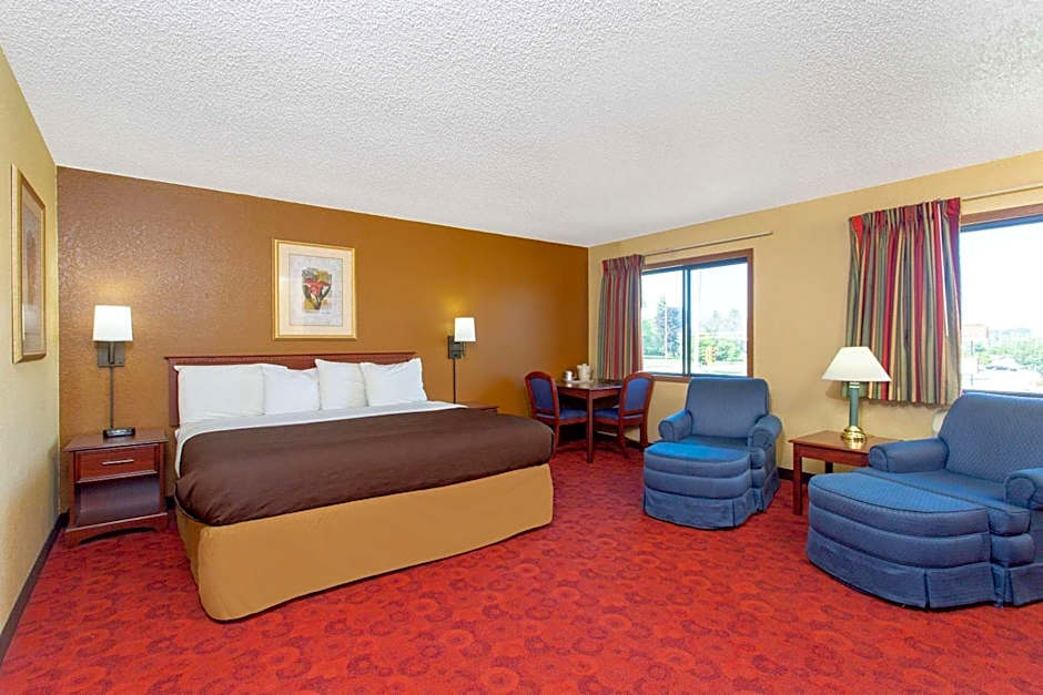 AmericInn by Wyndham West Bend