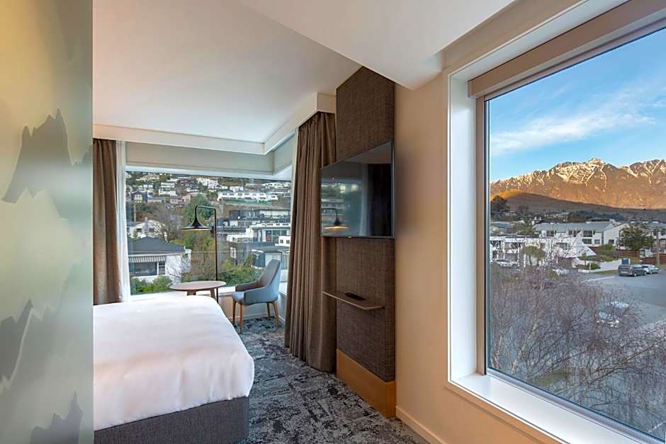 Holiday Inn Express And Suites Queenstown By IHG