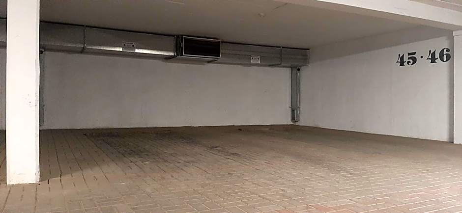 Forrest Apartments & Hostel