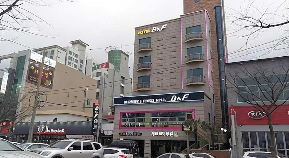 B&F Hotel