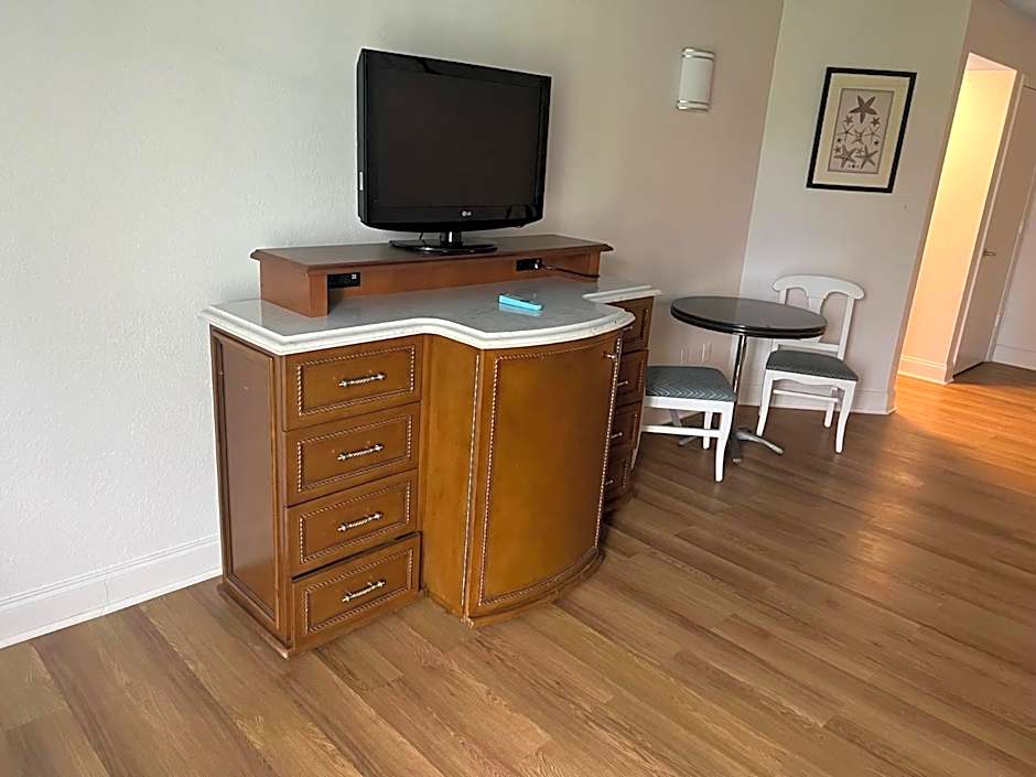 Seralago Hotel and Suites Main Gate East – Kissimmee, FL