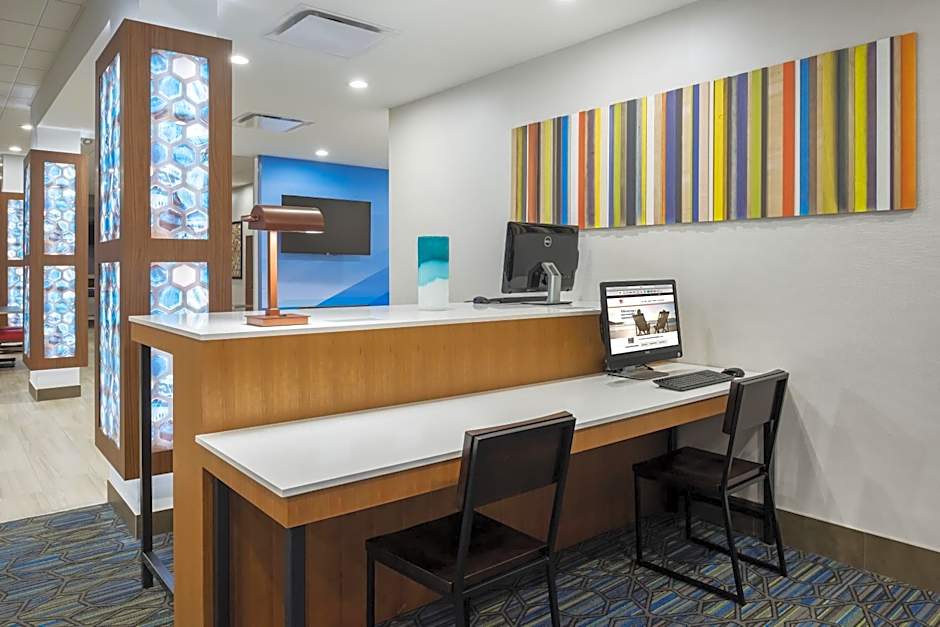 Holiday Inn Express & Suites West Plains Southwest By IHG