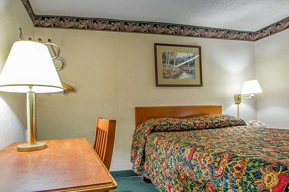 Rodeway Inn Bedford