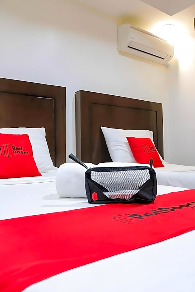 RedDoorz @ Junquera Extension Cebu