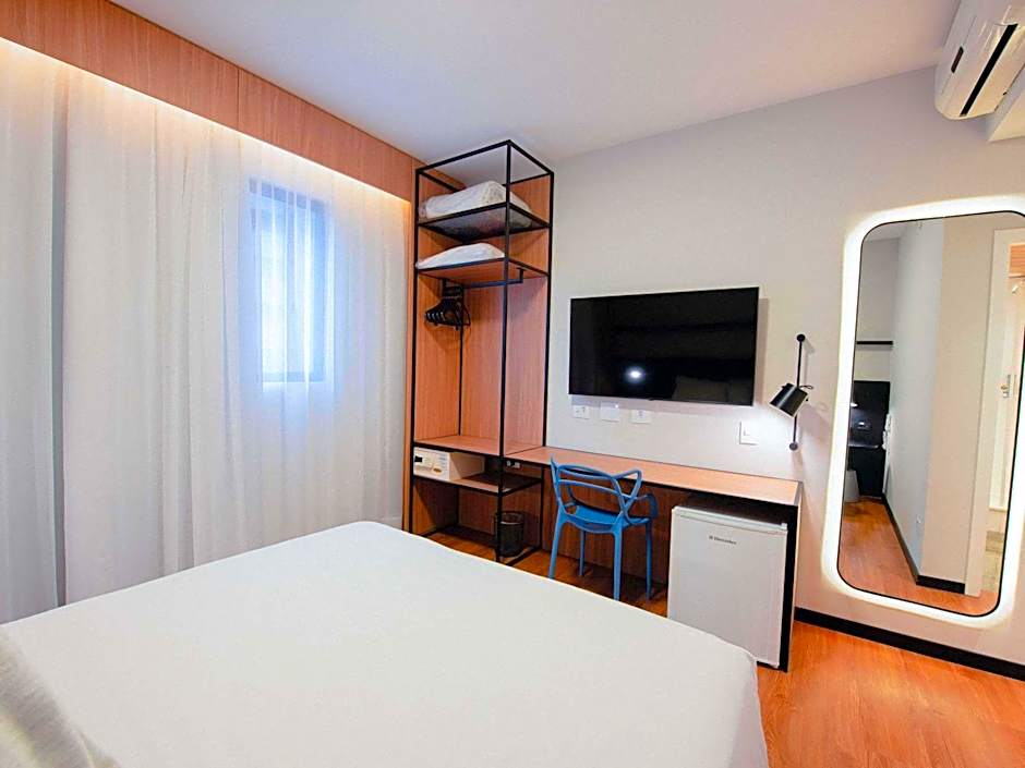 Ibis Curitiba Shopping