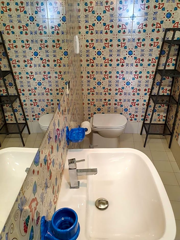 Qu4ttro I D'Angleterre Guest House