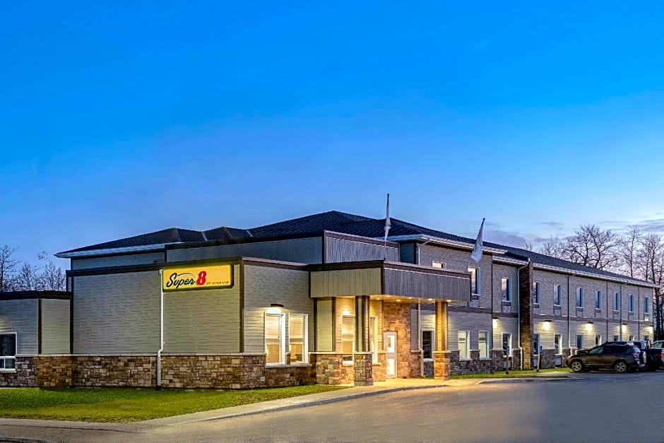 Super 8 by Wyndham Moosonee