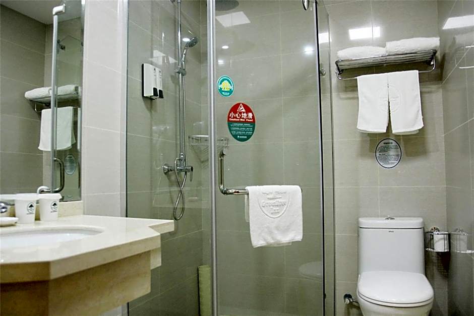 GreenTree Inn Jiangsu Yancheng Dongtai Jianggang Yingbin Road Gangcheng Avenue Business Hotel