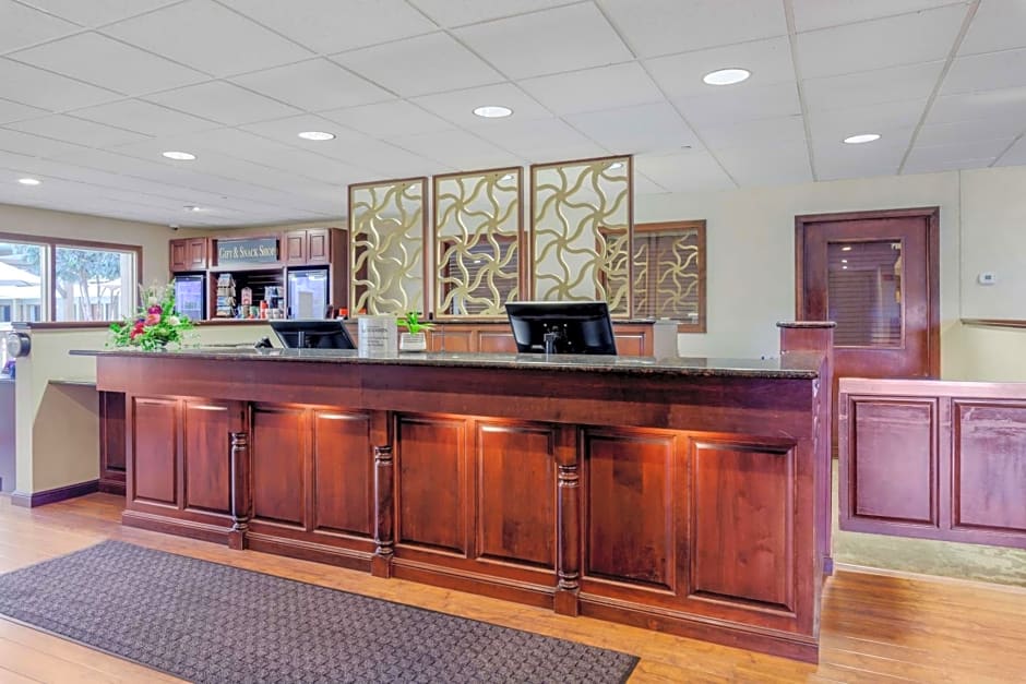 Best Western Plus Dubuque Hotel And Conference Center