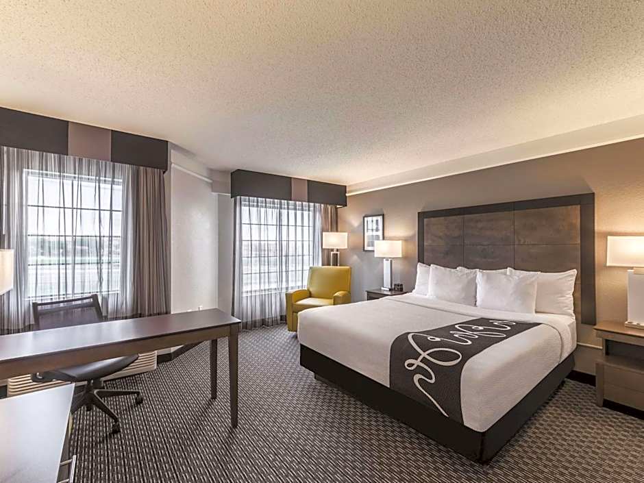 La Quinta Inn & Suites by Wyndham Austin at The Domain