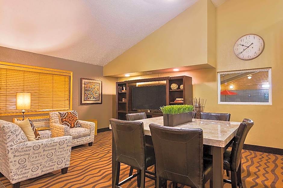 AmericInn by Wyndham Algona