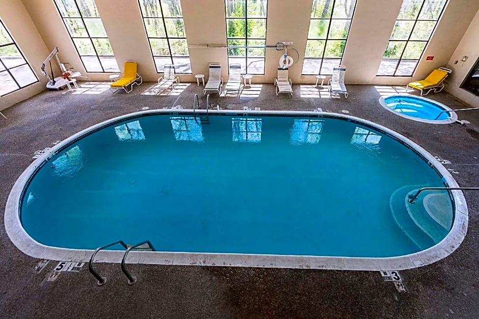 Econo Lodge Inn & Suites Bentonville - Rodgers