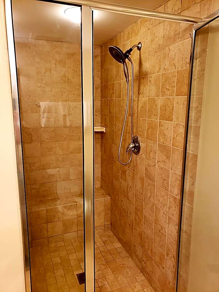 1815 A Slice of Heaven Destin - Pool & Ocean View