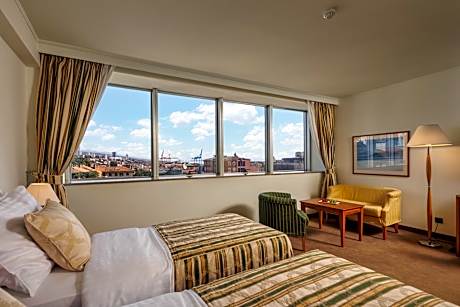 SUPERIOR TWIN ROOM WITH EXTRA BED