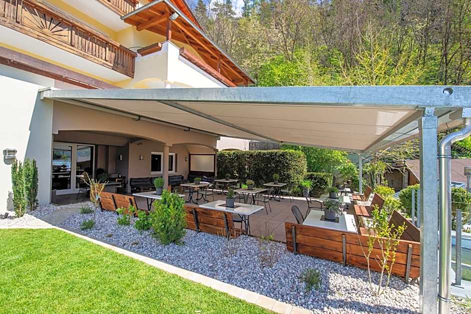 Saldur Small Active Hotel